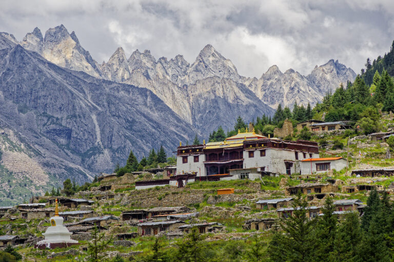 Mehr über den Artikel erfahren Gen’yen Mountains